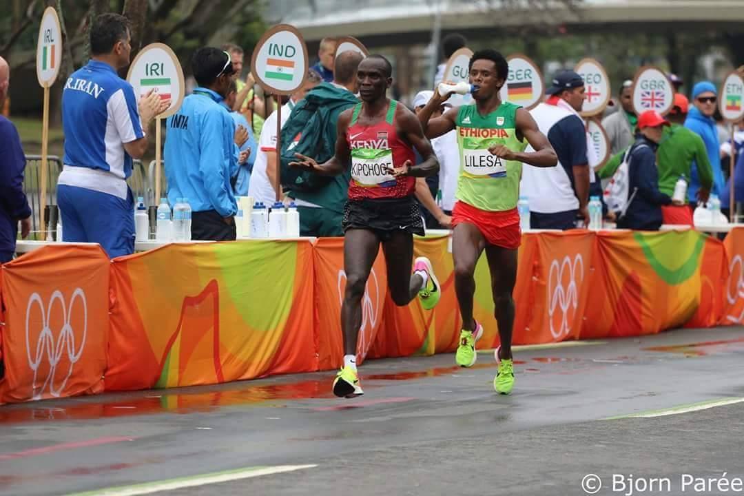 Kipchoge arrived at the water station and to his surprise, there was no water for him
